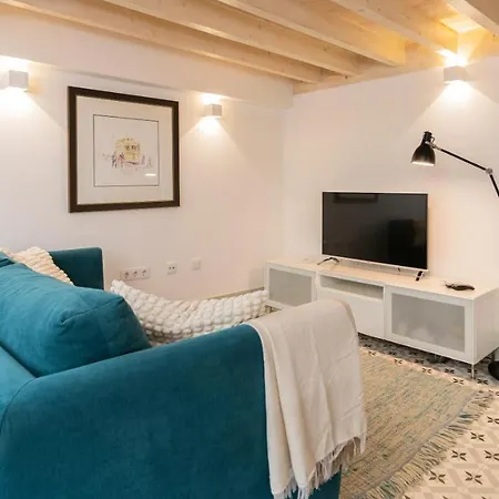 Stunning Duplex W/ Patio By Lovelystay