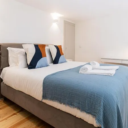 Stunning Duplex W/ Patio By Lovelystay * Porto