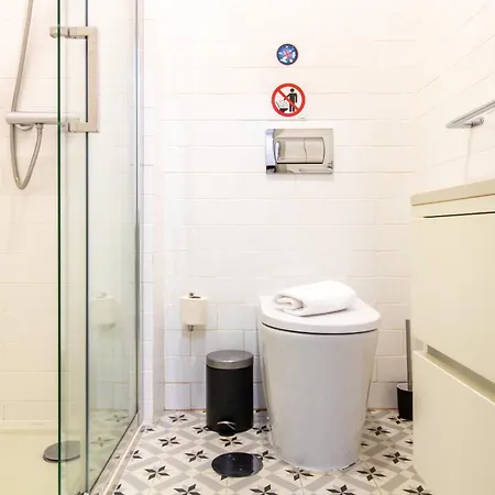Stunning Duplex W/ Patio By Lovelystay * Porto