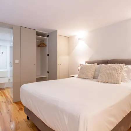 Stunning Duplex W/ Patio By Lovelystay