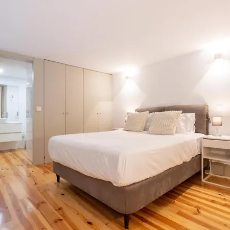 Stunning Duplex W/ Patio By Lovelystay