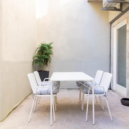 Stunning Duplex W/ Patio By Lovelystay Porto