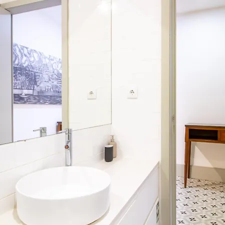 Stunning Duplex W/ Patio By Lovelystay