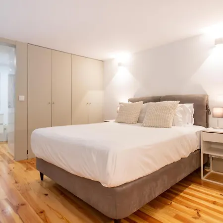 Stunning Duplex W/ Patio By Lovelystay * Porto