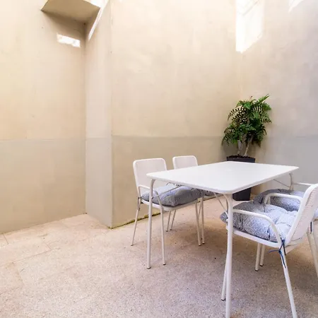 Stunning Duplex W/ Patio By Lovelystay Daire Porto