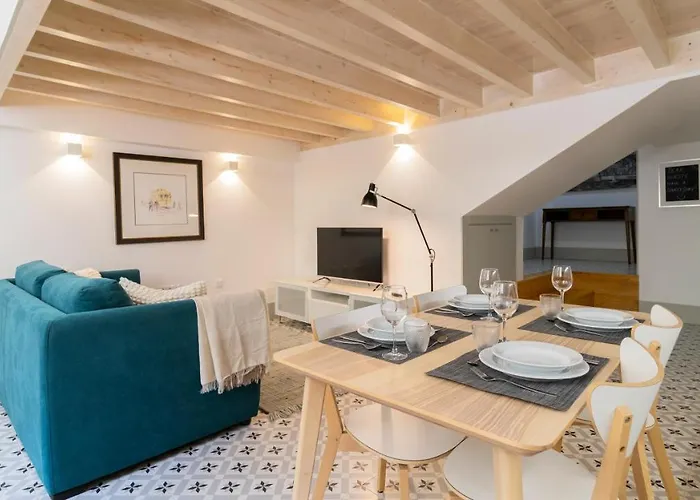 Stunning Duplex W/ Patio By Lovelystay * Porto