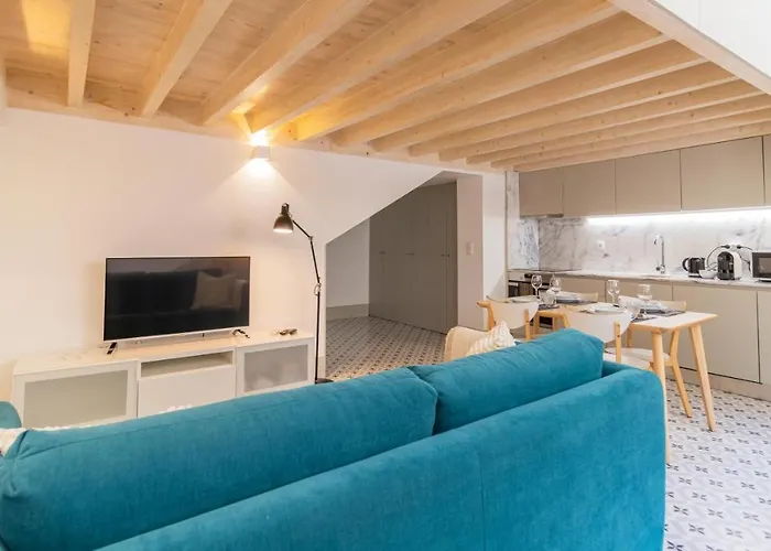 Daire Stunning Duplex W/ Patio By Lovelystay Porto