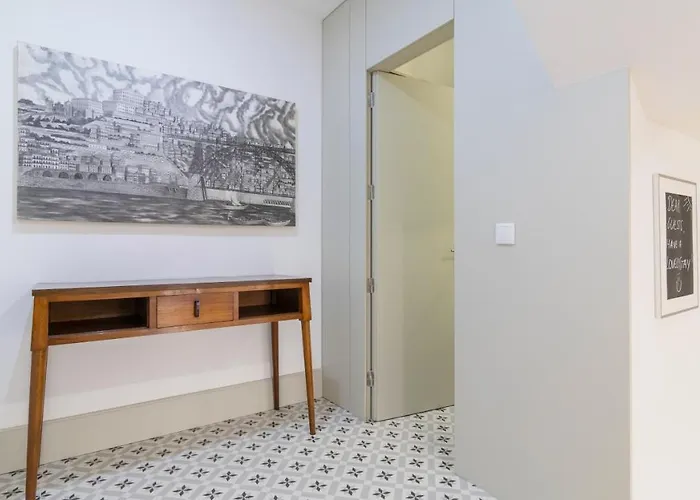 Stunning Duplex W/ Patio By Lovelystay Appartamento