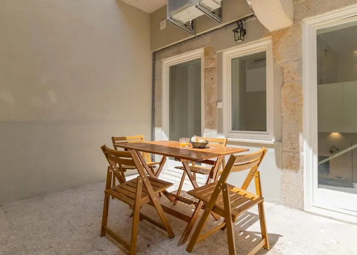 Stunning Duplex W/ Patio By Lovelystay Oporto