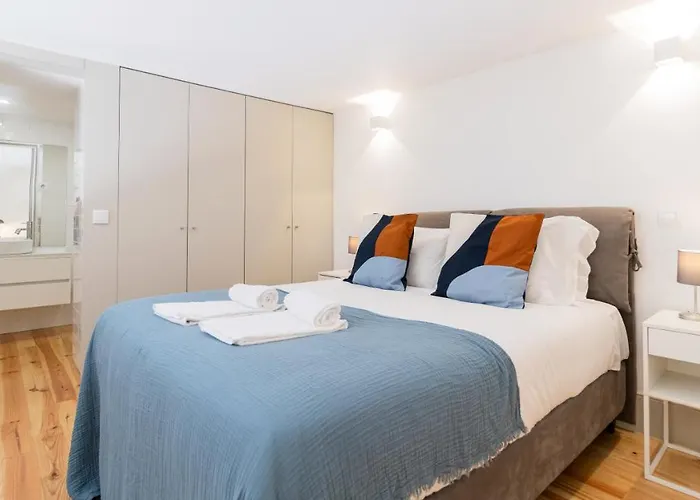 Stunning Duplex W/ Patio By Lovelystay