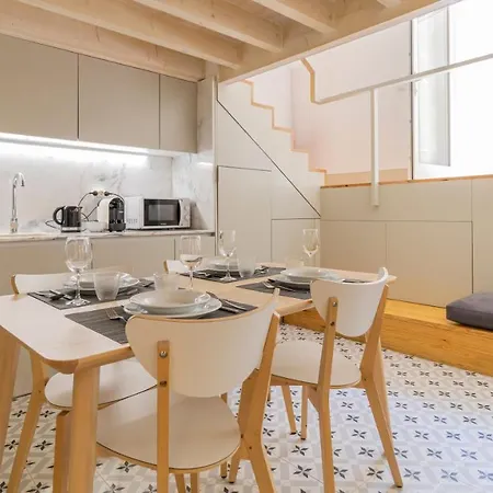 Stunning Duplex W/ Patio By Lovelystay Apartament Porto