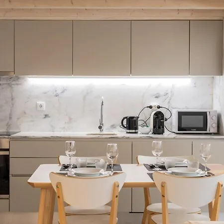 Stunning Duplex W/ Patio By Lovelystay * Porto