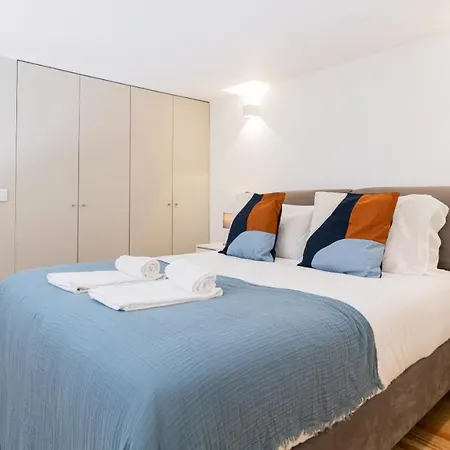 Stunning Duplex W/ Patio By Lovelystay