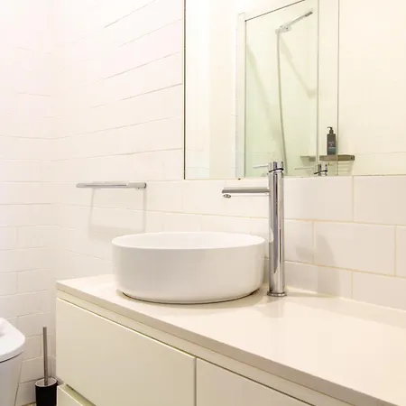 Stunning Duplex W/ Patio By Lovelystay Διαμέρισμα Πόρτο