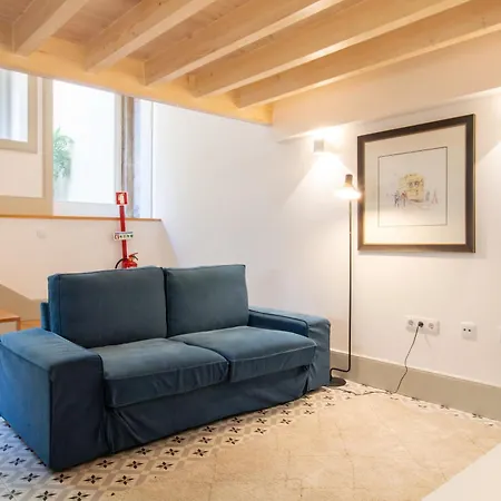 Stunning Duplex W/ Patio By Lovelystay Διαμέρισμα
