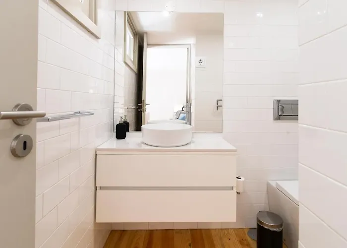 Stunning Duplex W/ Patio By Lovelystay Apartmán Porto