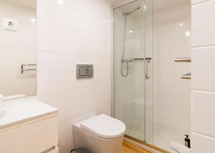 Stunning Duplex W/ Patio By Lovelystay Apartmán