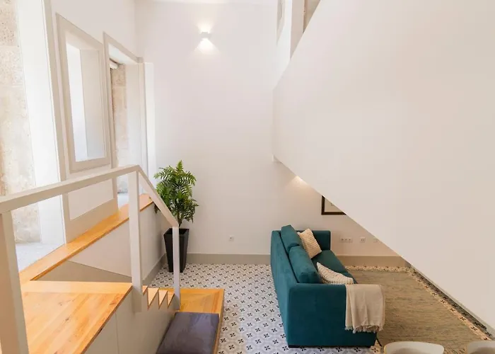 Stunning Duplex W/ Patio By Lovelystay Porto